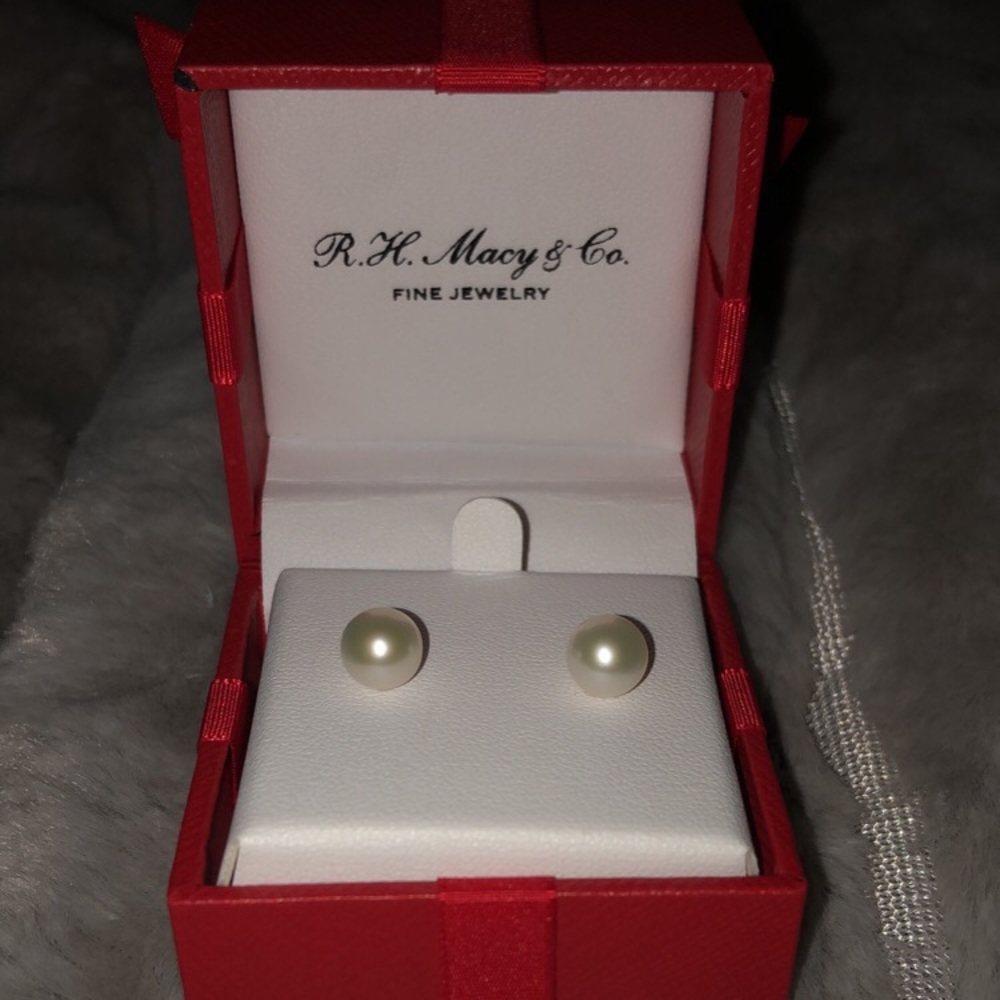 R.H. Macy & Co pearl earrings
